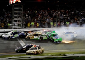 Big crash in the 2013 Coke Zero 400 at Daytona International Speedway / Headline Surfer