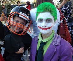 Halloween in New Smyrna Beach / Headline Surfer®