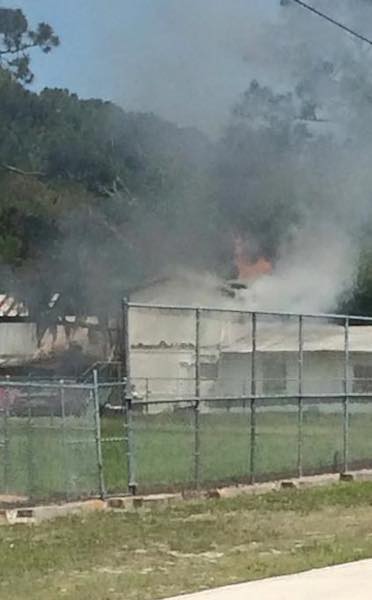 Oak Hill fire destroys home / Headline Surfer®