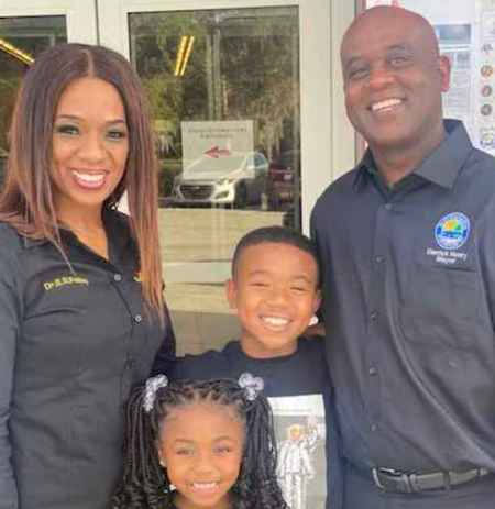 Derrick Henry family / Headline Surfer