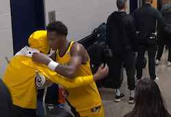 Tyrese Haliburton greets Pacers teammates after losing NBA Finals / Headline Surfer