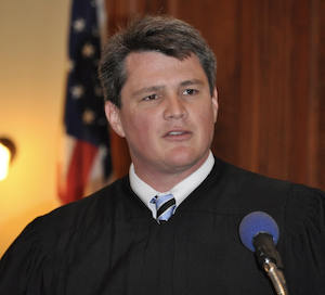 Judge Steven Henderson / Headline Surfer